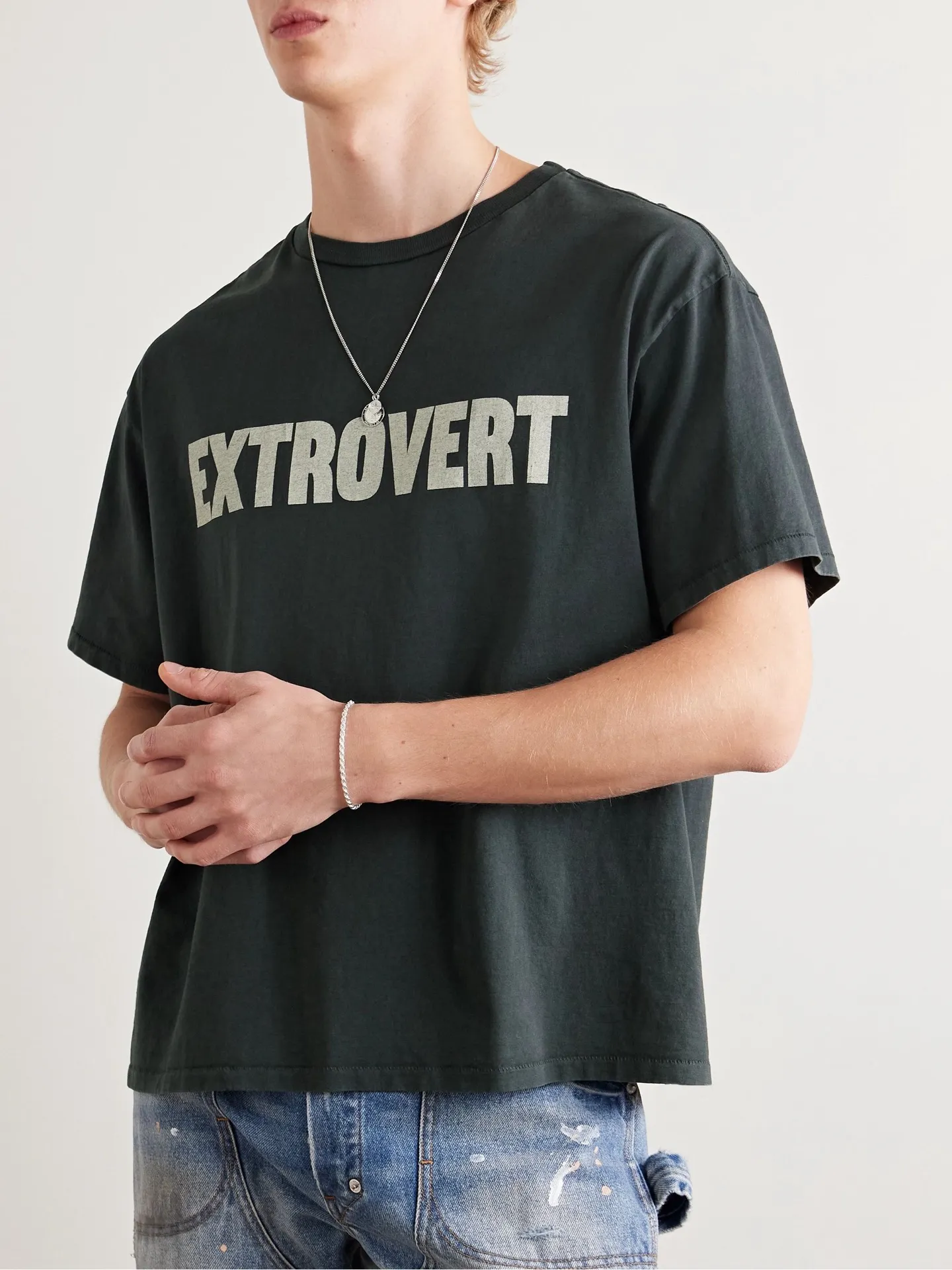 GALLERY DEPT. INTRO EXTRO REVERSIBLE TEE ATK series Reversible slogan TEE Washed black S-XL Ready-made garments Asso special dyed The bones are obviously whitened Rewashed water treatment The printing has an obvious distressed feel The VINTAGE effect is full Original cylindrical fabric Loose version The printing is washed and distressed